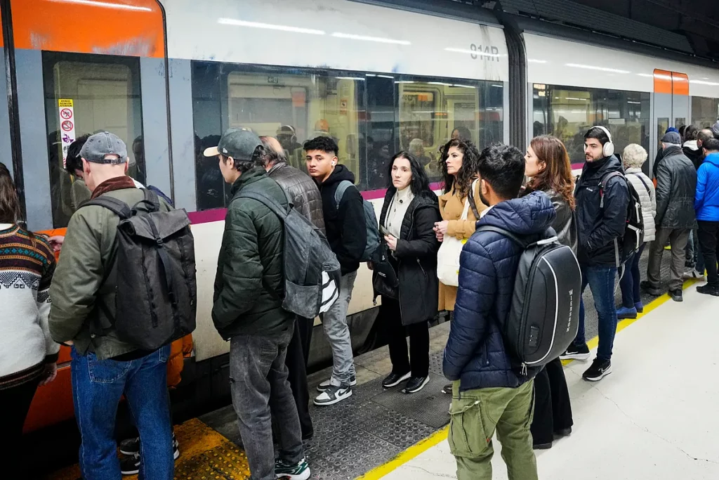 Los catalanes suspenden a Rodalies y lo sitúan como el peor transporte público de la región
