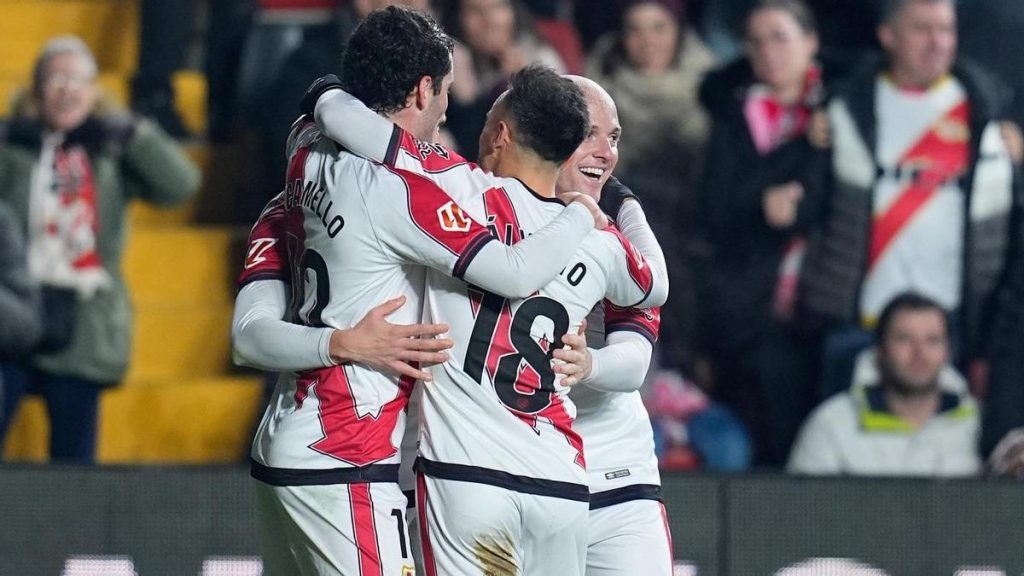 Los jugadores del Rayo Vallecano reclaman “condiciones de trabajo dignas” Los jugadores del Rayo Vallecano reclaman "condiciones de trabajo dignas"