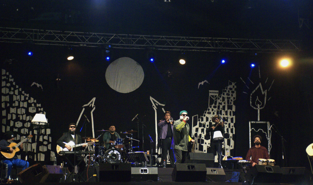 Macha y El Bloque Depresivo hizo vibrar a Temuco con un lleno total en el Gimnasio Olímpico UFRO