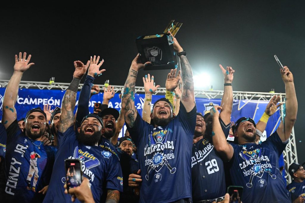 Magallanes se desquitó de Caribes a punta de batazos para alzar su título 14 en la Lvbp Magallanes se desquitó de Caribes a punta de batazos para alzar su título 14 en la Lvbp