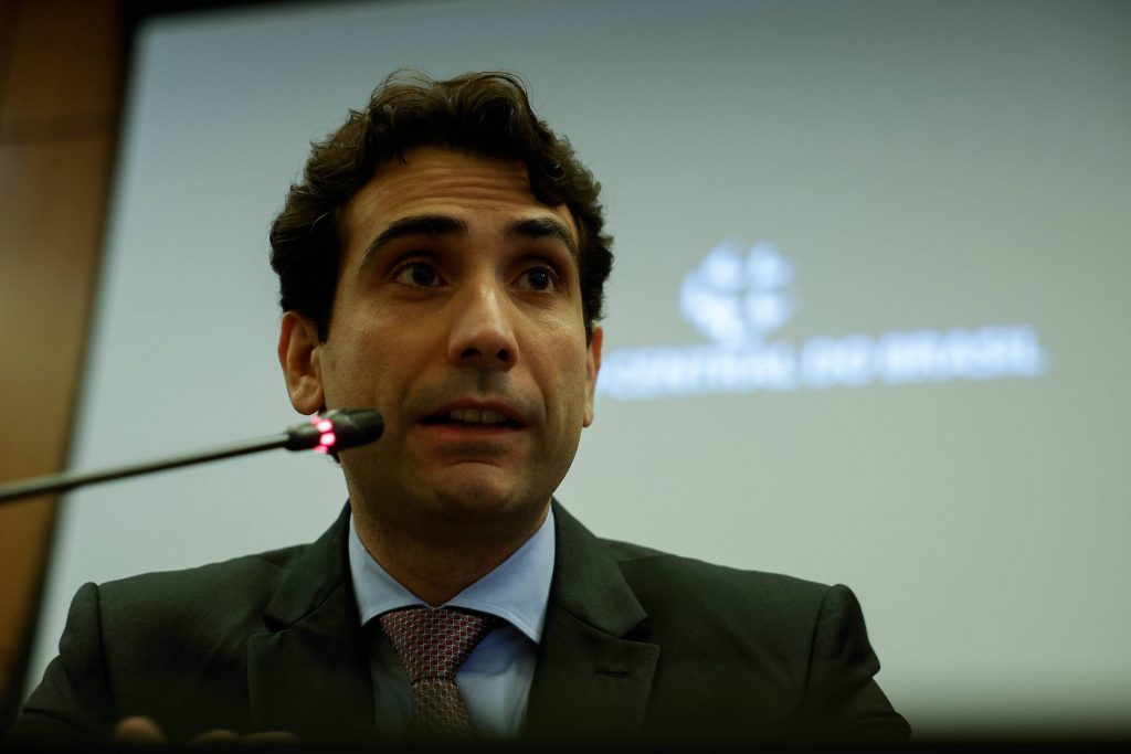 Máster: BC vive clima de desconfiança com investigação - 02/01/2026 - Economía