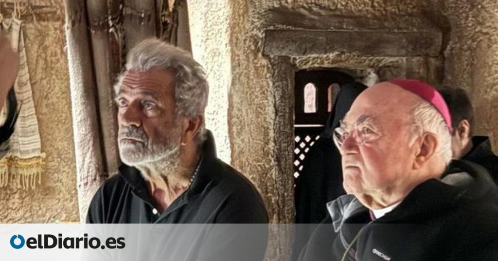 Mel Gibson elige como asesor religioso para la secuela de ‘La pasión de Cristo’ a un obispo ultra excomulgado por el papa Francisco Mel Gibson elige como asesor religioso para la secuela de 'La pasión de Cristo' a un obispo ultra excomulgado por el papa Francisco