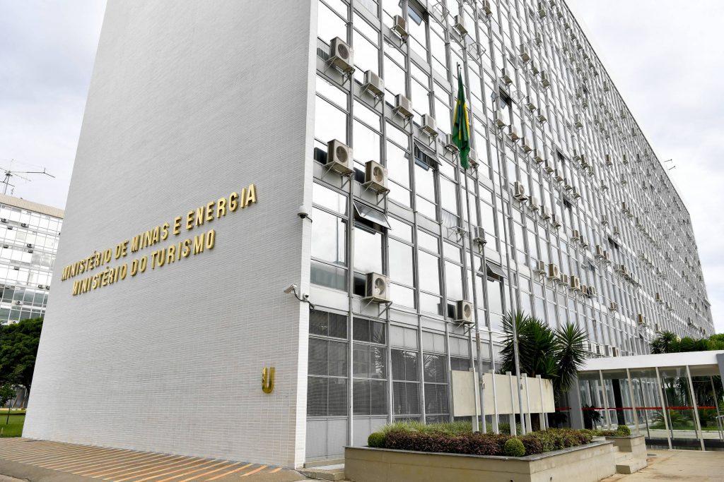 Número 2 del MME pede demissão para ir à iniciativa privada - 02/02/2026 - Brasília Hoje