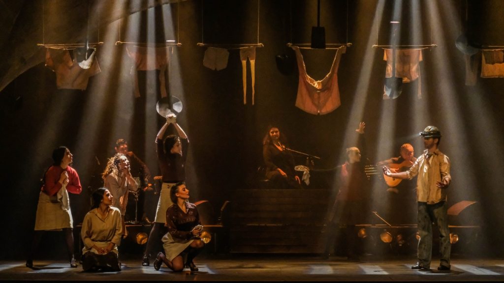 Obra que homenajea a mujeres del carbón llega a España Obra que homenajea a mujeres del carbón llega a España