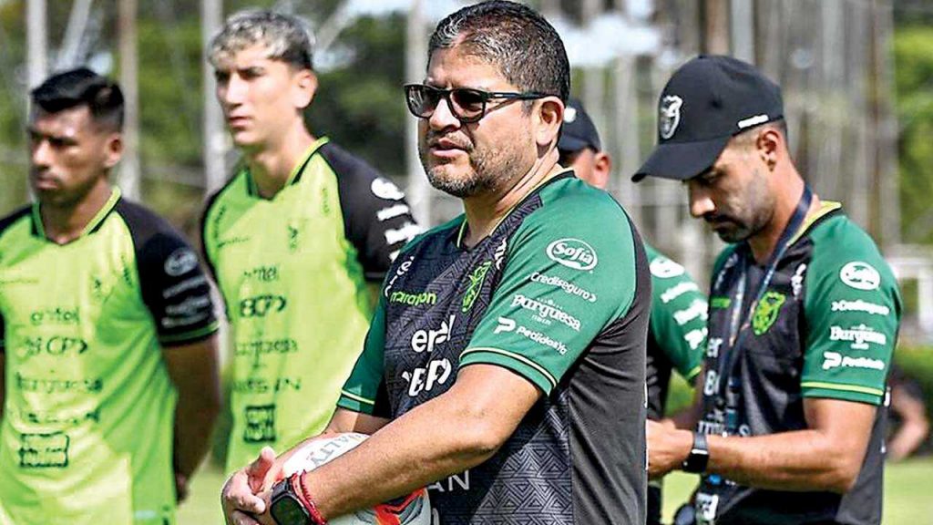 Óscar Villegas aterriza en Monterrey para supervisar temas de logística