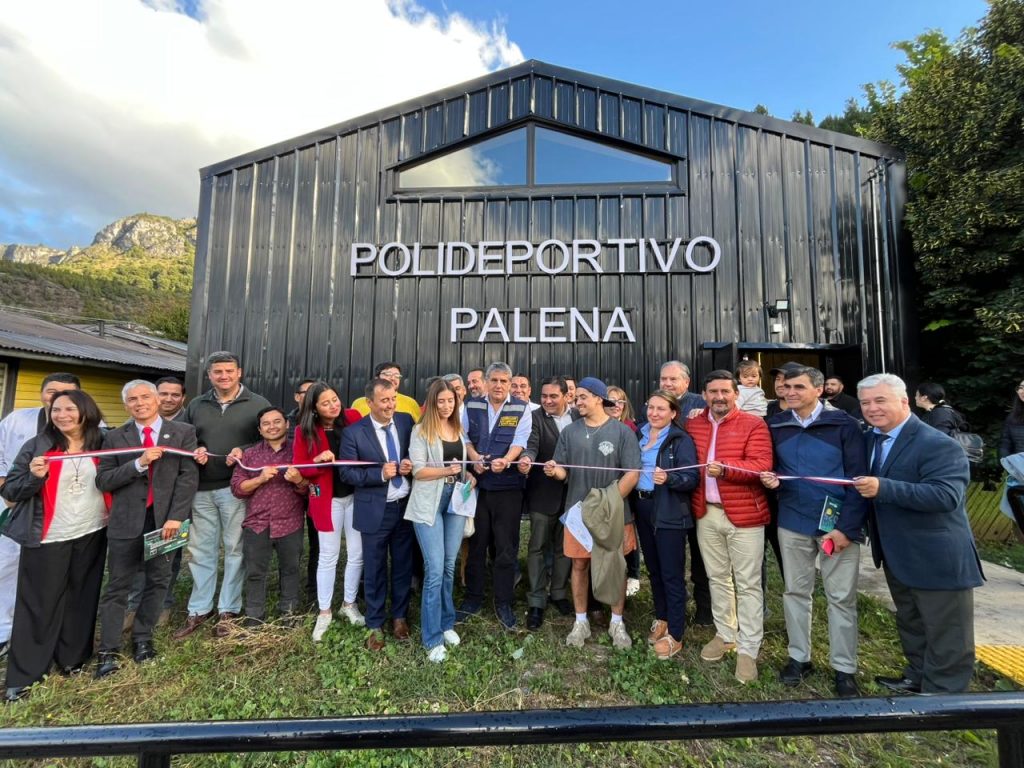 Palena inaugura su nuevo Polideportivo Comunal