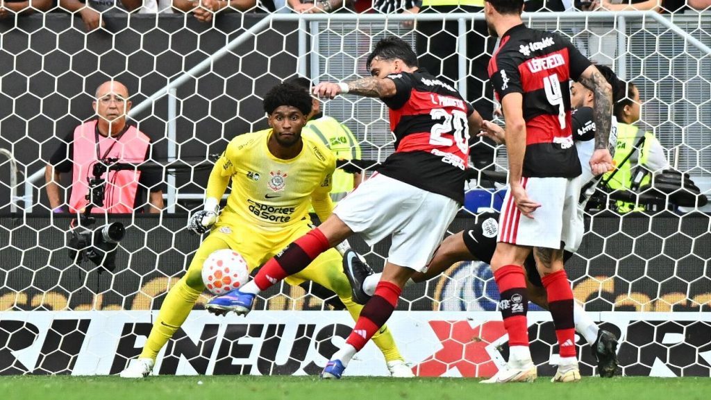 Paquetá lista o que abriu mão para jogar no Flamengo e lamenta gol perdido na Supercopa: 'Não consegui dormir'