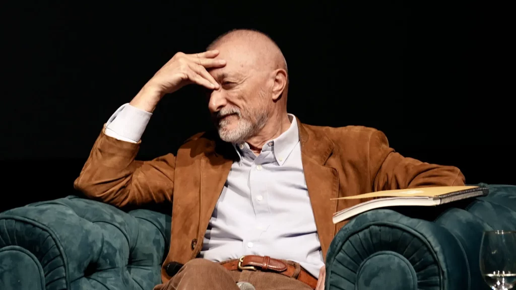 Pérez-Reverte convoca para octubre el acto sobre la Guerra Civil e invita a Pablo Iglesias, pero no a Uclés: "Se ha desacreditado"