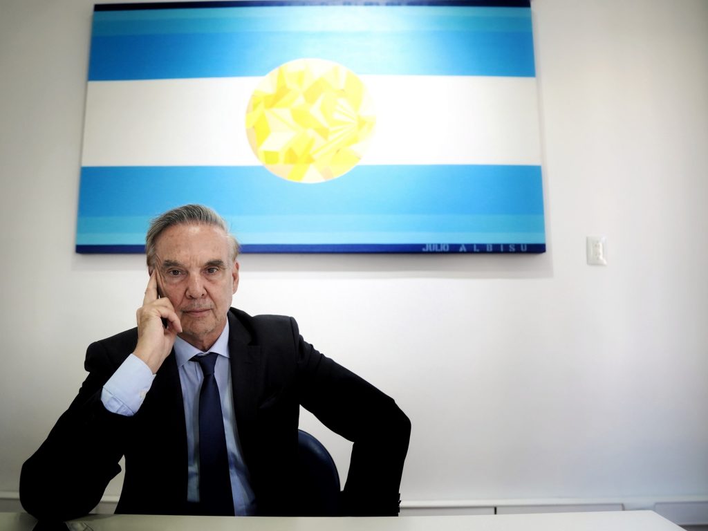 Pichetto criticó la pelea "disparatada" de Milei contra Paolo Rocca y dijo que Sturzenegger tiene una "mirada estúpida del mercado libre"