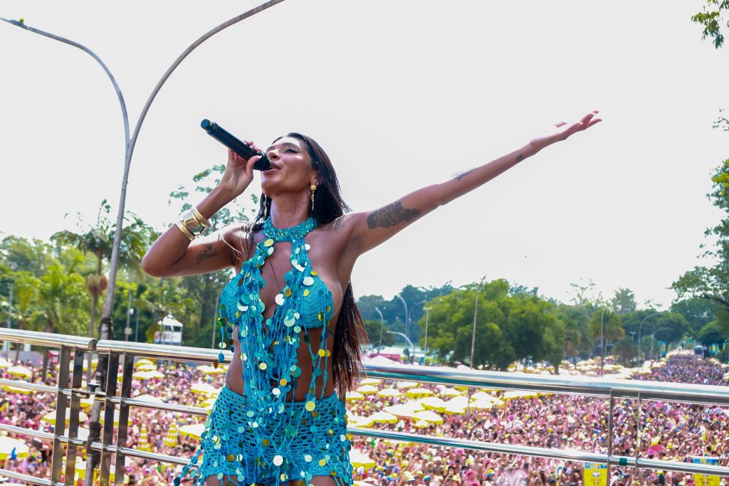 Pocah se presentó en el Carnaval de rua de São Paulo; veja fotos Pocah se presentó en el Carnaval de rua de São Paulo; veja fotos