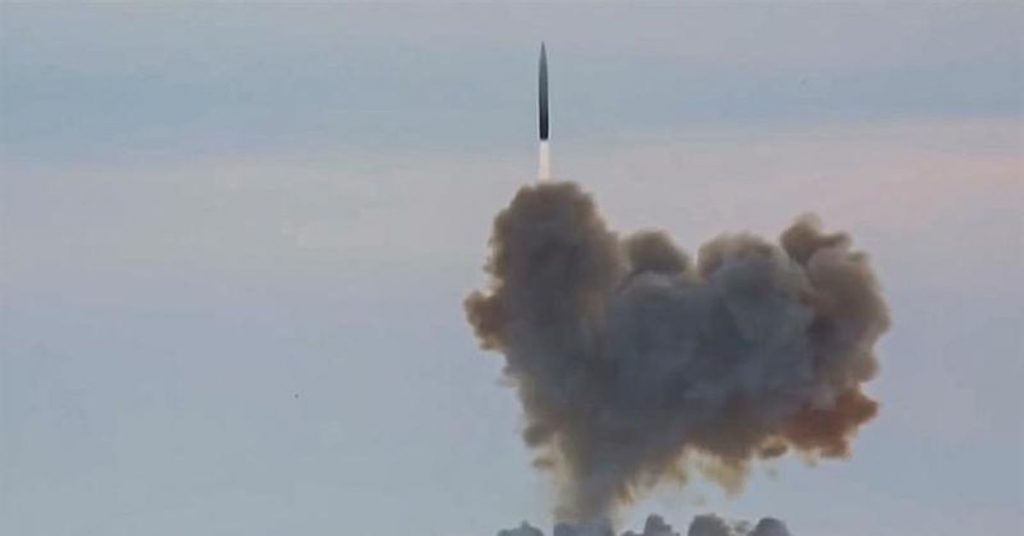 Por qué el final del tratado nuclear entre Rusia y EEUU allana el camino para una carrera atómica