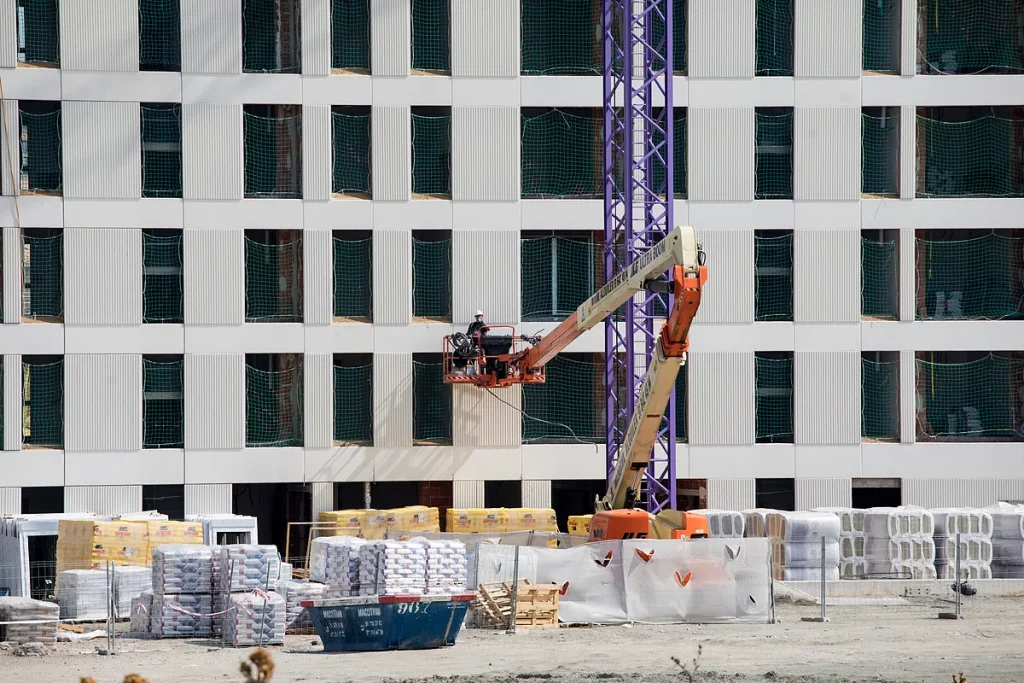 Por qué la inmigración alivia la economía pero no la sostiene