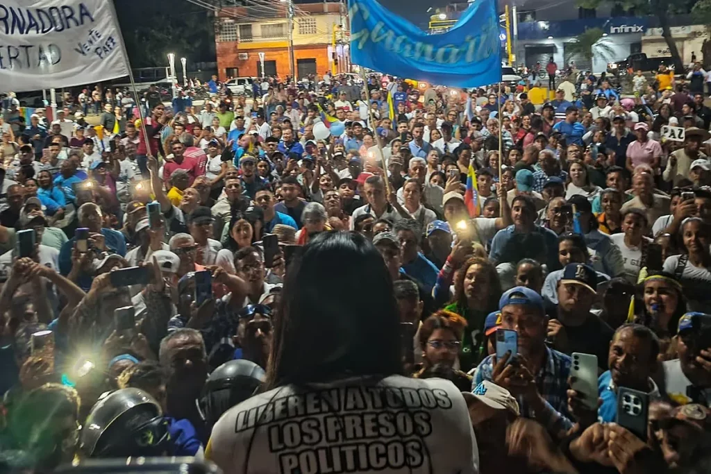 Pulso en las calles de Venezuela en el Día de la Juventud mientras se debate la Ley de Amnistía Pulso en las calles de Venezuela en el Día de la Juventud mientras se debate la Ley de Amnistía