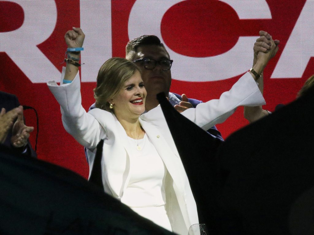 Quién es Laura Fernández, la Bukele de Costa Rica que arrasó en las elecciones y será la próxima presidenta Quién es Laura Fernández, la Bukele de Costa Rica que arrasó en las elecciones y será la próxima presidenta