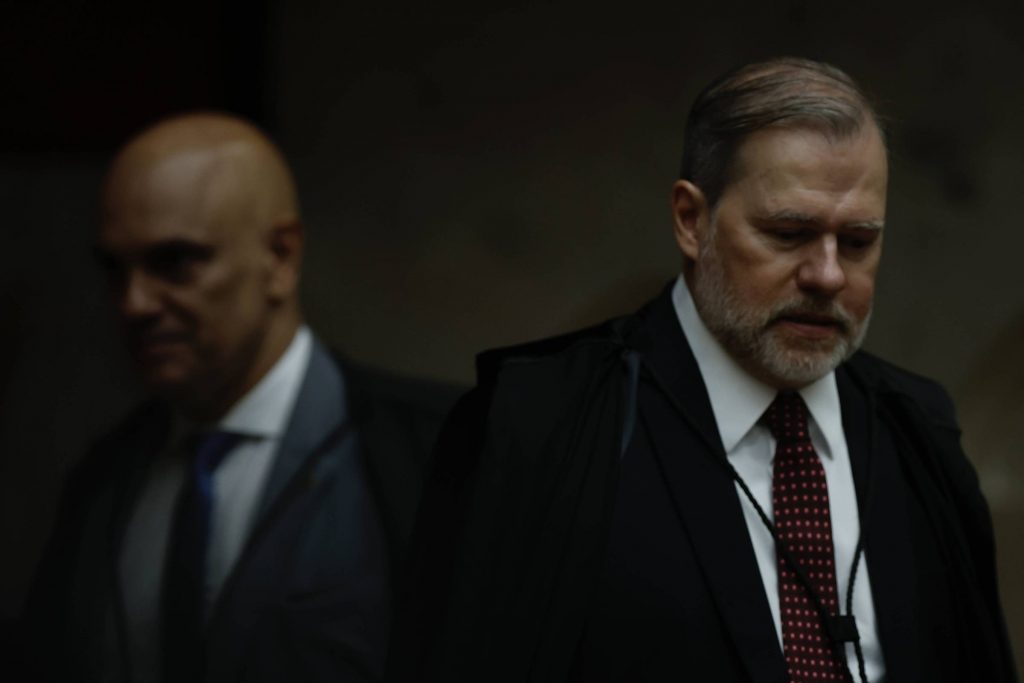 Integrantes do STF são avisados sobre quebra de sigilo – 17/02/2026 – Política Receita rastreia quebra de sigilo de ministros do STF - 15/02/2026 - Política