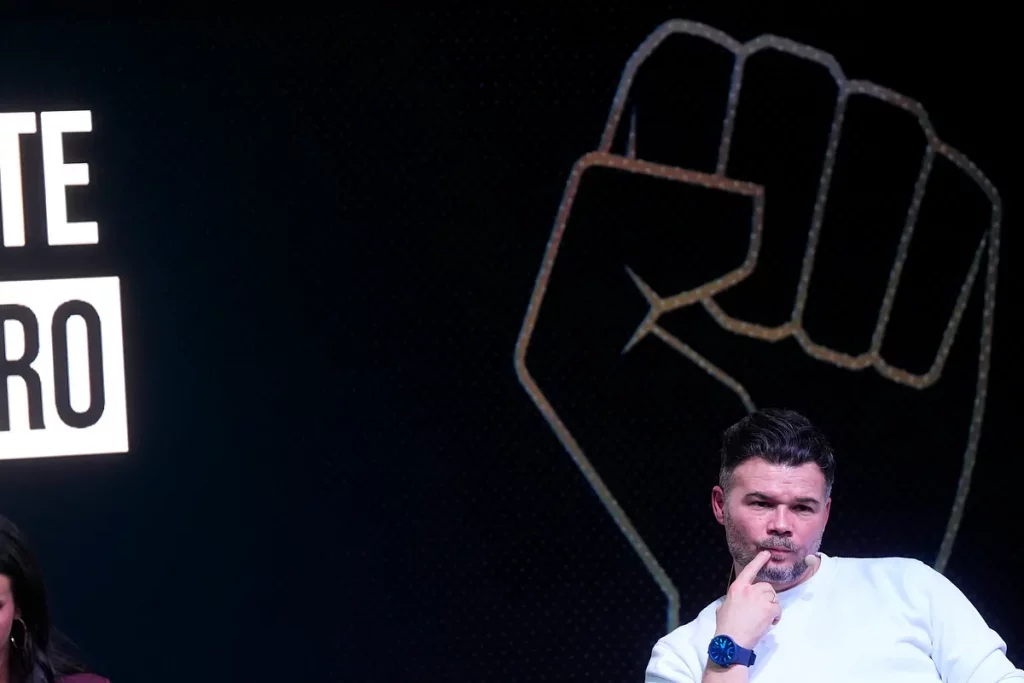 Rufián arría la balsa de salvamento y Aznar le arrea a Vox