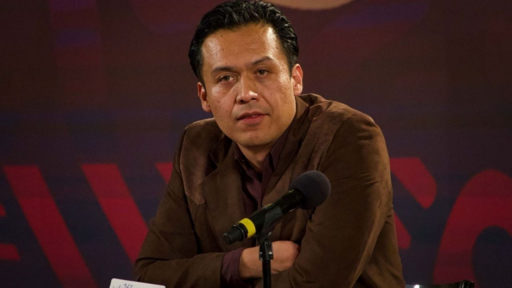 Sale Marx Arriaga de la SEP tras recibir oficio de su destitución como titular de Materiales Educativos Sale Marx Arriaga de la SEP tras recibir oficio de su destitución como titular de Materiales Educativos