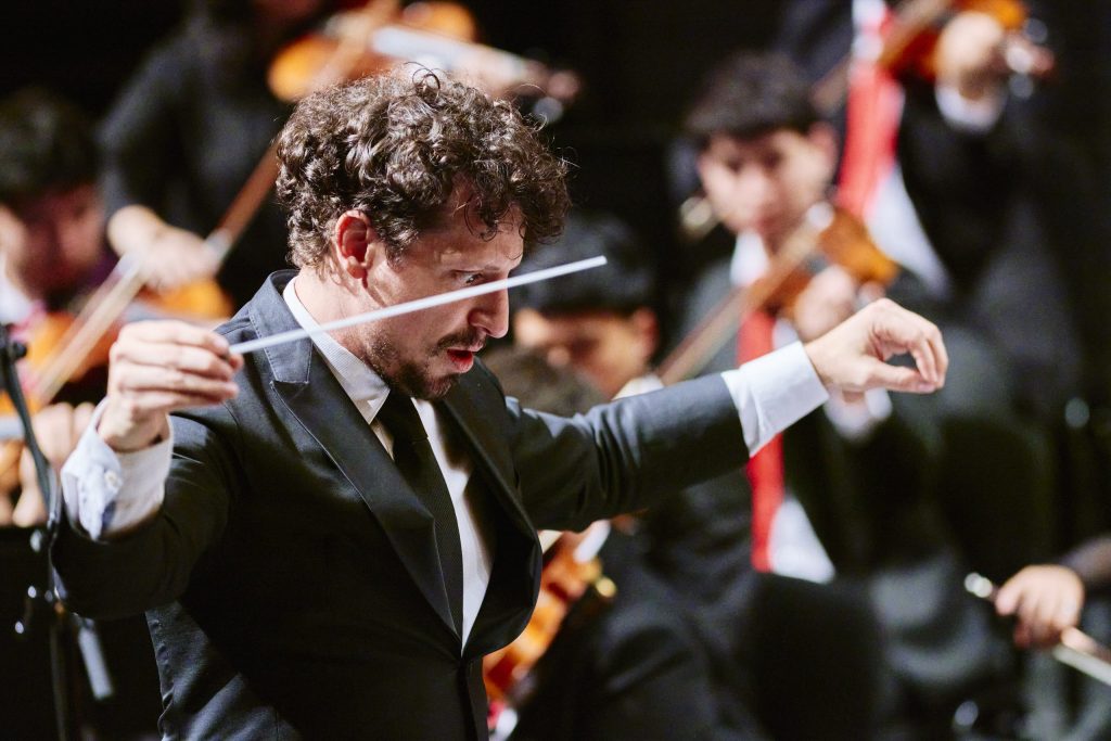 SalmonChile apoya por segundo año consecutivo las Semanas Musicales