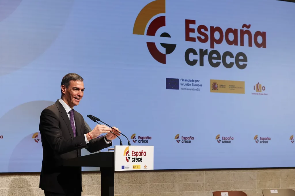 Sánchez vuelve a prometer construir 15.000 viviendas al año, ahora con el nuevo fondo España Crece y pide apoyo privado "pero no para especular" Sánchez vuelve a prometer construir 15.000 viviendas al año, ahora con el nuevo fondo España Crece y pide apoyo privado "pero no para especular"