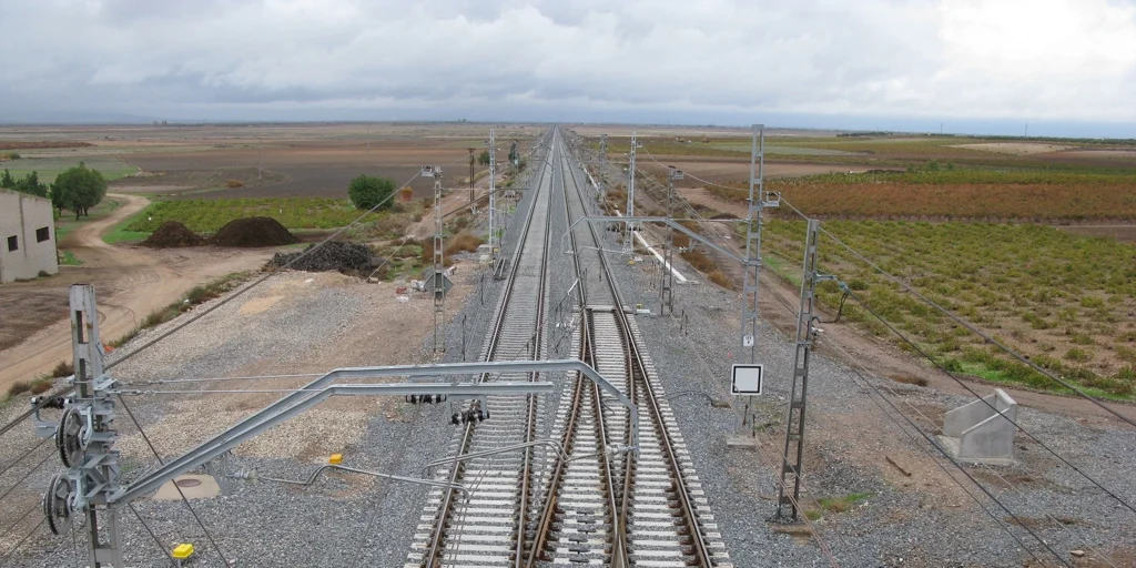 Suspender la circulación de trenes entre Valdemusa y Calañas por riesgo de desprendimiento Suspender la circulación de trenes entre Valdemusa y Calañas por riesgo de desprendimiento