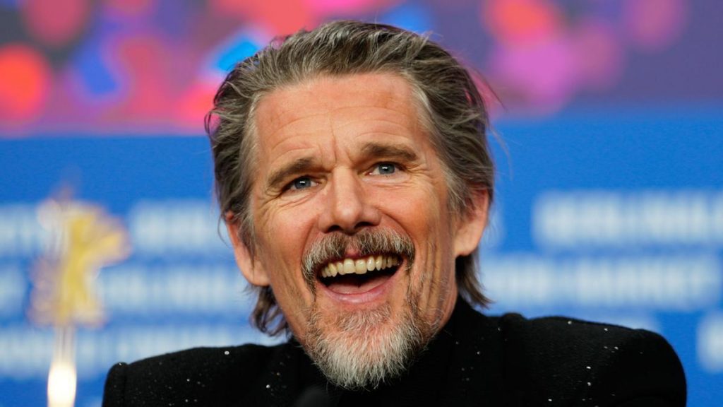 'The Weight': Ethan Hawke sigue agrandándose en la Berlinale