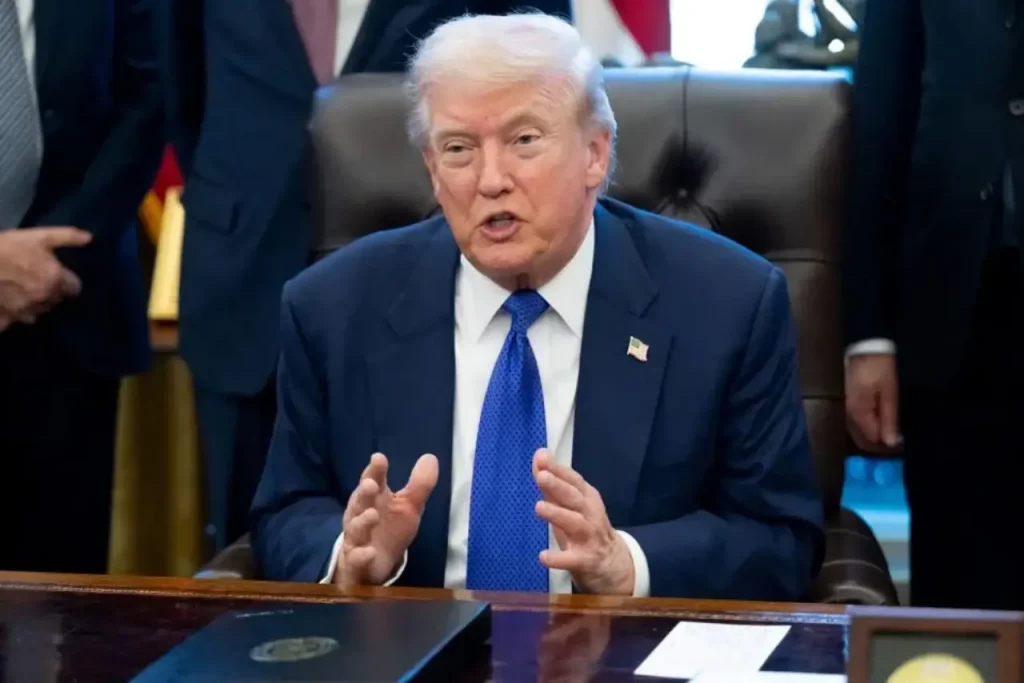 Trump intensifica su disputa con Harvard y exige mil millones de dólares por ‘atroces ilegalidades’ • Internacional • Forbes México Trump intensifica su disputa con Harvard y exige mil millones de dólares por 'atroces ilegalidades' • Internacional • Forbes México