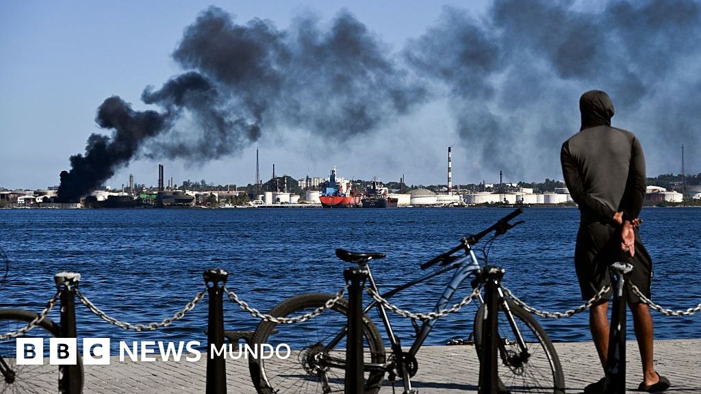 Un incendio afectó las instalaciones de una refinería de petróleo de La Habana en medio de la grave crisis energética en Cuba Un incendio afectó las instalaciones de una refinería de petróleo de La Habana en medio de la grave crisis energética en Cuba