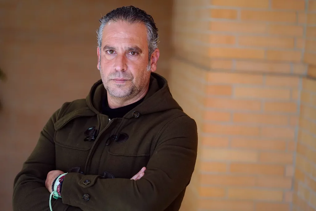 Un testigo confirma el presunto acoso sexual a un menor por el alcalde de La Algaba: "Hubo acoso sexual clarísimo y abuso de poder."