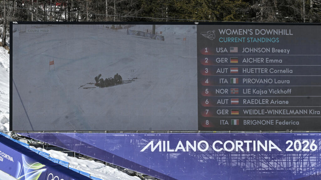 Una caída en el descenso pone fin al regreso olímpico de Lindsay Vonn en Cortina d’Ampezzo. Una caída en el descenso pone fin al regreso olímpico de Lindsay Vonn en Cortina d'Ampezzo.