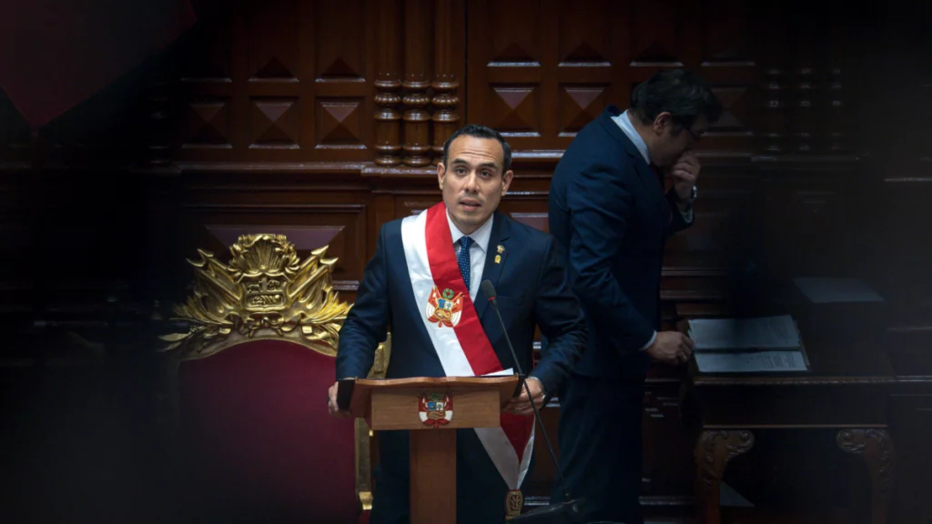 había asumido el cargo hace cuatro meses congreso vota en sesión extraordinaria la destitución del mandatario