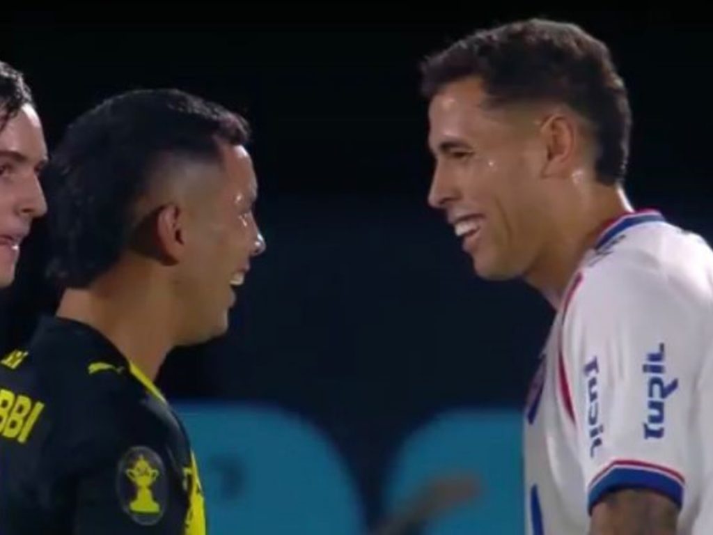 el insólito momento entre dos futbolistas de Peñarol y Nacional con un increíble parecido el insólito momento entre dos futbolistas de Peñarol y Nacional con un increíble parecido