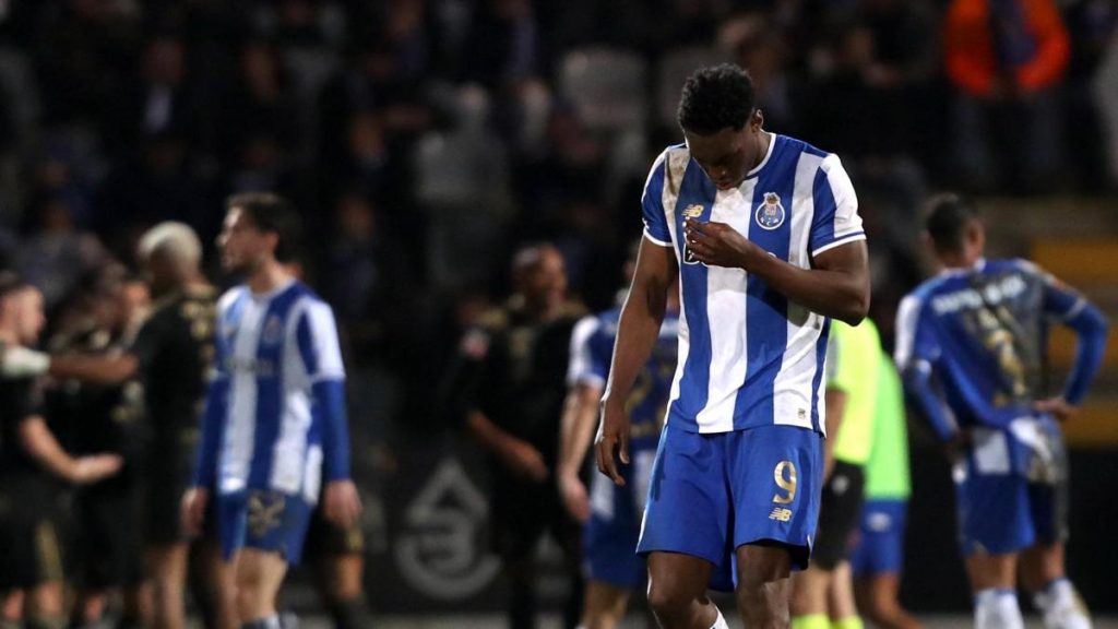 grave lesión de Samu Aghehowa