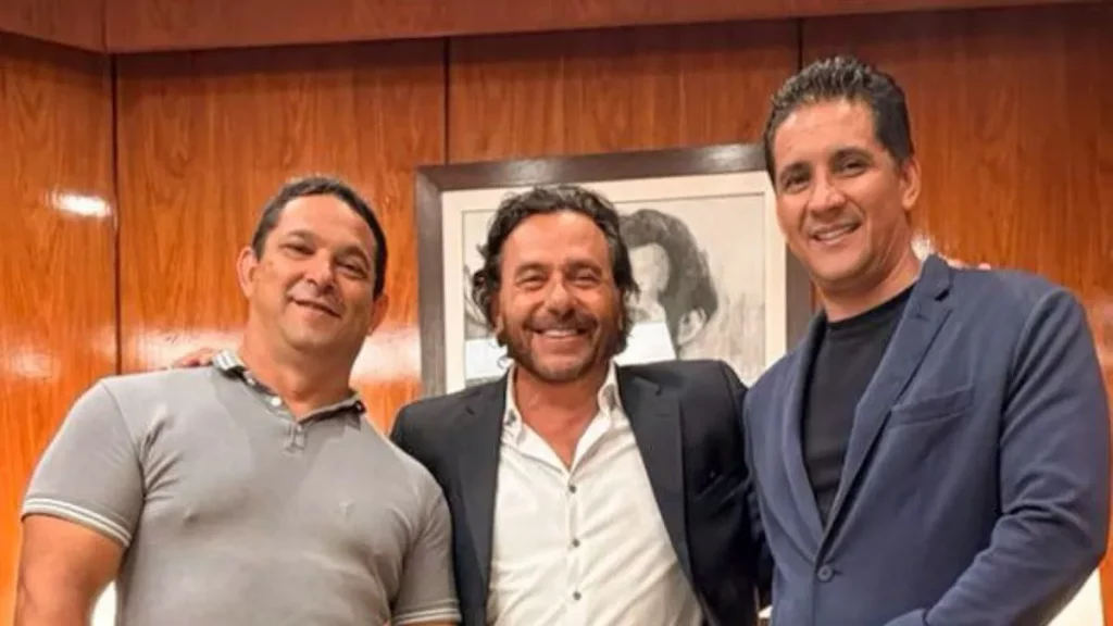 incorporó dos diputados a su bloque