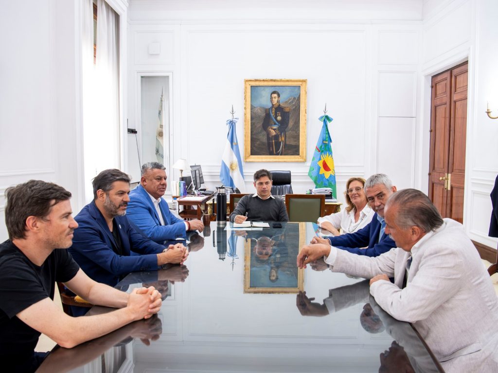 lo acusan de abuso de autoridad por cortar el funcionamiento de cámaras de fotomultas en la autopista del Buen Ayre