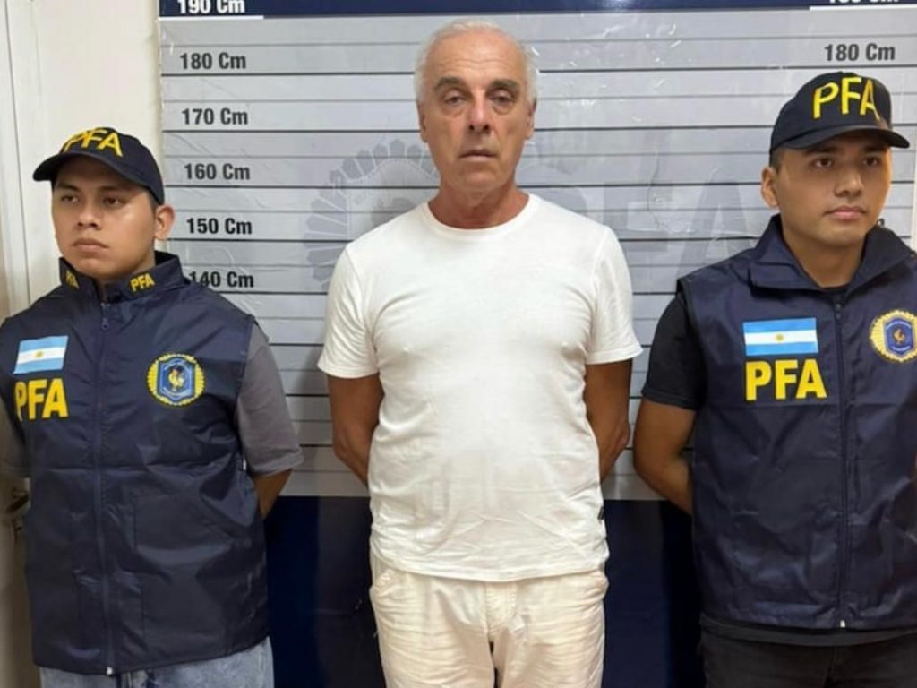 vigilancia previa, acuerdo con su defensa y entrega pactada en una esquina de Recoleta