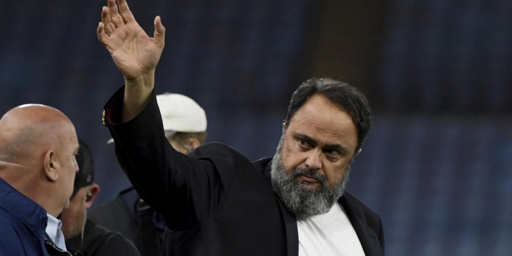 ¡ata a su cuarto entrenador del curso! ¡ata a su cuarto entrenador del curso!