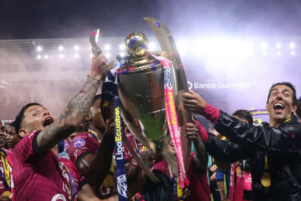 ¿La FEF reducirá equipos en la Serie A y manejará la B tras propuesta de AFNA?