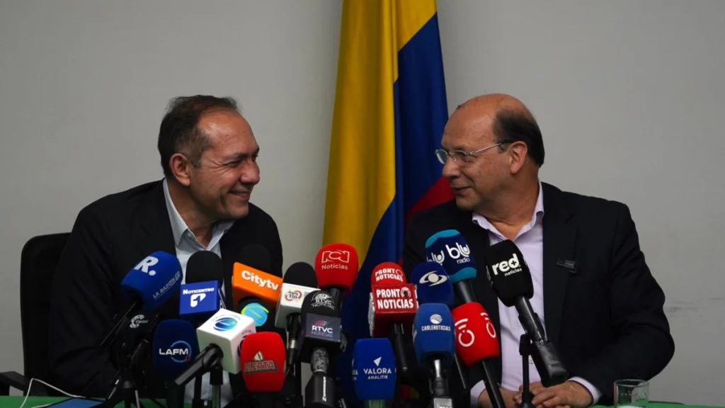 ¿Qué pasará con el aumento del mínimo? Gobierno insiste en alza del 23% y gremios están divididos