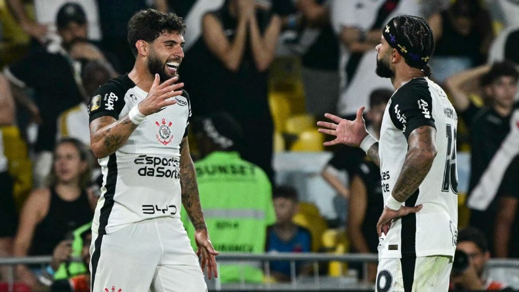 ¿Quem do Corinthians jogaria na Europa? Memphis Depay elige nombres que apostaria en entrevista a Romário