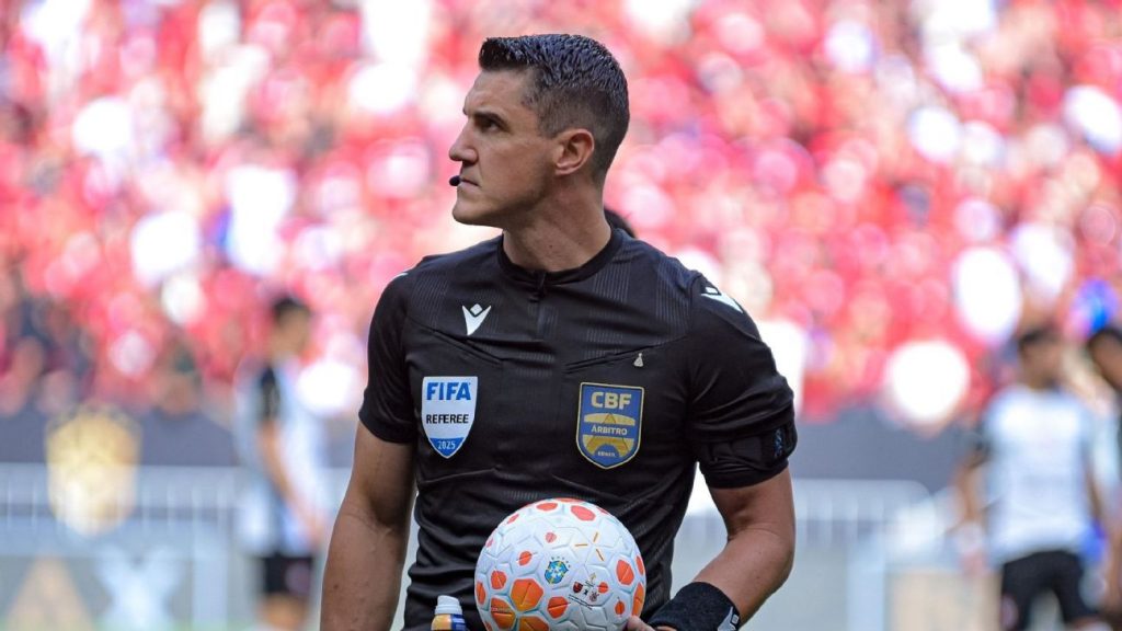 ¿Regra permite juiz expulsar Carrascal após intervalo? ¿Lance era para vermelho? Renata Ruel responde ¿Regra permite juiz expulsar Carrascal após intervalo? ¿Lance era para vermelho? Renata Ruel responde